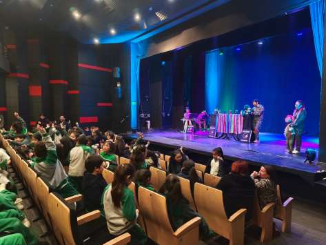 Obra infantil “Mon y los colores”